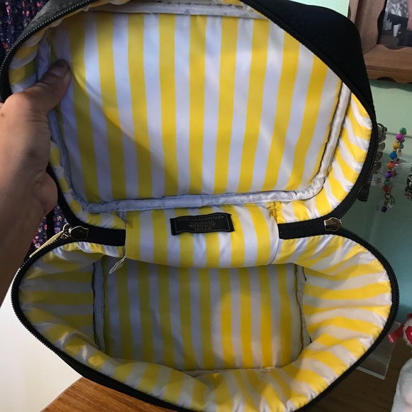 Georgio Beverly Hills Cosmetics storage - Picture 3 of 5